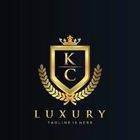 kc lettre initiale avec Royal luxe logo modèle vecteur