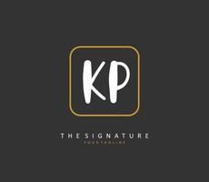 kp initiale lettre écriture et Signature logo. une concept écriture initiale logo avec modèle élément. vecteur