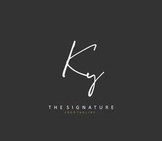 ky initiale lettre écriture et Signature logo. une concept écriture initiale logo avec modèle élément. vecteur