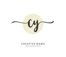 cy initiale lettre écriture et Signature logo. une concept écriture initiale logo avec modèle élément. vecteur