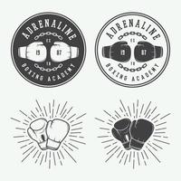 boxe et martial les arts logo badges et Étiquettes dans ancien style. vecteur