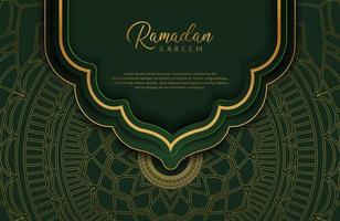 fond de ramadan kareem dans un style de luxe. illustration vectorielle de conception arabe vert foncé avec ornement de mandala de ligne or pour les célébrations du mois sacré islamique. vecteur