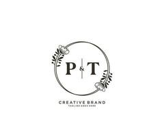 initiale pt des lettres main tiré féminin et floral botanique logo adapté pour spa salon peau cheveux beauté boutique et cosmétique entreprise. vecteur