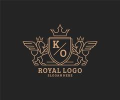 initiale ko lettre Lion Royal luxe héraldique, crête logo modèle dans vecteur art pour restaurant, royalties, boutique, café, hôtel, héraldique, bijoux, mode et autre vecteur illustration.