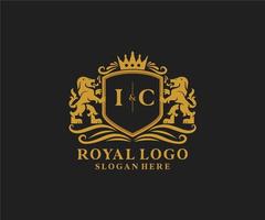 modèle de logo initial ic lettre lion royal luxe dans l'art vectoriel pour le restaurant, la royauté, la boutique, le café, l'hôtel, l'héraldique, les bijoux, la mode et d'autres illustrations vectorielles.