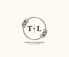 initiale tl des lettres main tiré féminin et floral botanique logo adapté pour spa salon peau cheveux beauté boutique et cosmétique entreprise. vecteur