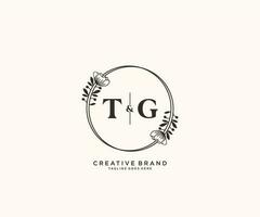 initiale tg des lettres main tiré féminin et floral botanique logo adapté pour spa salon peau cheveux beauté boutique et cosmétique entreprise. vecteur