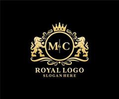 modèle de logo initial mc lettre lion royal luxe en art vectoriel pour restaurant, royauté, boutique, café, hôtel, héraldique, bijoux, mode et autres illustrations vectorielles.