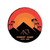 forêt camp logo conception, Extérieur logo, aventure logo modèle vecteur