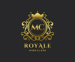 d'or lettre mc modèle logo luxe or lettre avec couronne. monogramme alphabet . magnifique Royal initiales lettre. vecteur