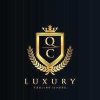 QC lettre initiale avec Royal luxe logo modèle vecteur