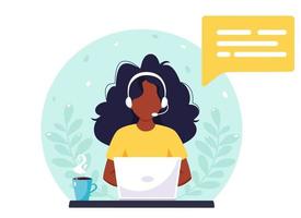 femme noire avec un casque travaillant sur ordinateur. service client, assistant, support, concept de centre d'appels. illustration vectorielle. vecteur