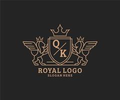 initiale qk lettre Lion Royal luxe héraldique, crête logo modèle dans vecteur art pour restaurant, royalties, boutique, café, hôtel, héraldique, bijoux, mode et autre vecteur illustration.