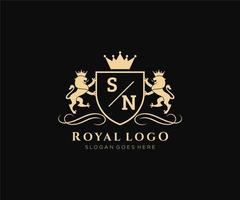 initiale sn lettre Lion Royal luxe héraldique, crête logo modèle dans vecteur art pour restaurant, royalties, boutique, café, hôtel, héraldique, bijoux, mode et autre vecteur illustration.