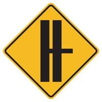 Panneaux d'avertissement intersection d'autoroute devant et route de trafic de jonction en t sur fond blanc vecteur