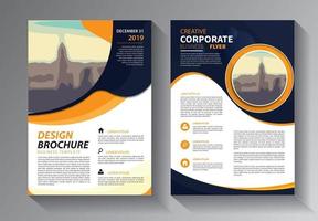 conception de brochure, mise en page moderne de couverture, rapport annuel, affiche, dépliant en a4 avec triangles colorés, formes géométriques pour la technologie, science, marché avec fond clair vecteur