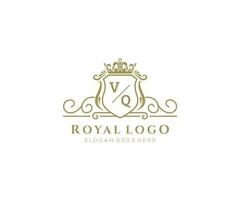 initiale vq lettre luxueux marque logo modèle, pour restaurant, royalties, boutique, café, hôtel, héraldique, bijoux, mode et autre vecteur illustration.