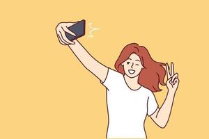 femme des rires prise selfie et montrant paix signe à Publier photo sur social réseau ou sortir ensemble placer. positif fille blogueur Faire geste avec les doigts enregistrement selfie vidéo pour les abonnés vecteur