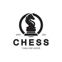 échecs stratégie Jeu logo avec cheval, roi, pion, ministre et tour. logo pour échecs tournoi, échecs équipe, échecs championnat, échecs Jeu application. vecteur