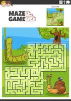 Labyrinthe Jeu activité avec dessin animé chenille et escargot vecteur