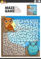 Labyrinthe Jeu activité avec dessin animé olws des oiseaux animal personnages vecteur