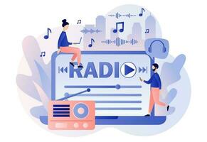 radio à l'antenne sur portable. minuscule gens écoute boombox, l'audio, musique, parler montrer, interviews de client en ligne. rétro vieux radio. moderne plat dessin animé style. vecteur illustration sur blanc Contexte