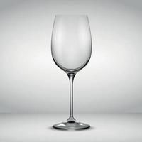 verre à vin réaliste sur fond blanc - vecteur