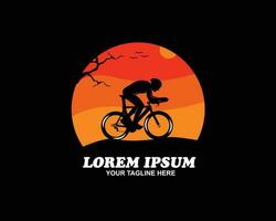 cyclisme logo silhouette dans le forêt vecteur