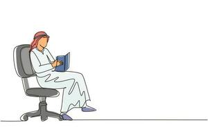continu une ligne dessinant un jeune homme arabe moderne lisant un livre assis sur une chaise. lecteur masculin intelligent appréciant la littérature, étudiant et se préparant à l'examen. illustration vectorielle de dessin à une seule ligne vecteur