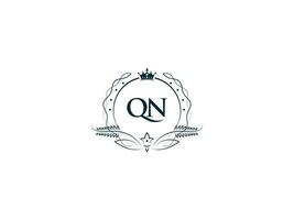 prime Royal couronne qn logo, unique lettre qn nq logo icône vecteur image conception