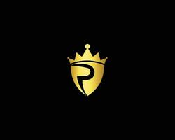 abstrait bouclier lettre p avec Royal couronne logo conception. p de le or Couleur vecteur modèle.