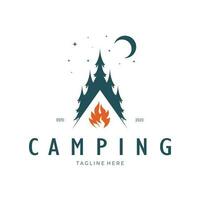 ancien et rétro tente logo, camping. avec tente, arbre et feu signe. aventuriers, éclaireurs, grimpeurs, camping équipement centre vecteur