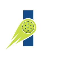 initiale lettre je pickleball logo concept avec en mouvement pickleball symbole. cornichon Balle logotype vecteur modèle