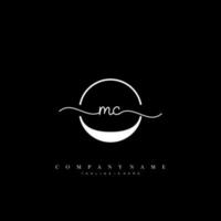 mc initiale lettre écriture logo main tiré modèle vecteur art, logo pour beauté, produits de beauté, mariage, mode et affaires