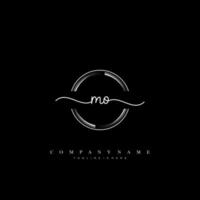 mo initiale lettre écriture logo main tiré modèle vecteur art, logo pour beauté, produits de beauté, mariage, mode et affaires