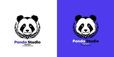 Panda vecteur logo illustration sur bleu et blanc Contexte. panda tête logotype. mignonne animal visage signe conception modèle