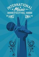 affiche du festival de musique international avec microphone de levage à la main sur fond bleu vecteur