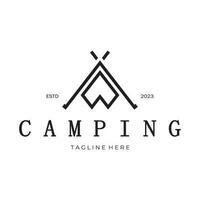 ancien et rétro tente logo, camping. avec tente, arbre et feu signe. aventuriers, éclaireurs, grimpeurs, camping équipement centre vecteur