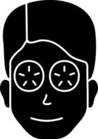 noir et blanc homme faciale masque avec concombre icône. vecteur