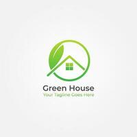 vert maison logo vecteur graphique conception avec cercle en forme de feuille vecteur