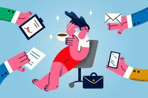 calme Jeune femme d'affaires se détendre dans chaise prendre Pause de travail Tâches. détendu femelle patron ou réalisateur du repos avec café avoir pause de emploi. stress gratuit et relaxation. vecteur illustration.