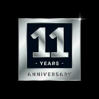 Onze ans anniversaire fête luxe noir et argent logo emblème isolé vecteur