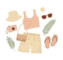 été femelle vêtements et accessoire vecteur illustration. mode femmes shorts, haut, chaussons, sac, lunettes de soleil, chapeau, tropical feuilles isolé sur blanc Contexte. voyage, vacances sur le plage.