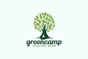 vert camp logo avec une combinaison de une arbre et dizaines pour tout affaires vecteur