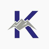 lettre k monter logo. Montagne la nature paysage logo combiner avec colline icône et modèle vecteur