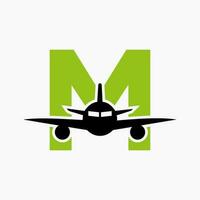 initiale lettre m Voyage logo concept avec en volant air avion symbole vecteur