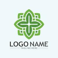 logo vectoriel eco energy avec symbole de feuille. couleur verte avec graphique flash ou tonnerre. nature et électricité renouvelable. ce logo convient à la technologie, au recyclage, au bio.