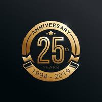 insigne d'or anniversaire 25 ans avec dessin vectoriel de style or