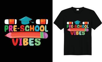 vecteur retour à école T-shirt conception, d'abord classe chemises, enfants conception, affiche, boue, modèle, arrière-plan, impression prêt des gamins école t chemise conception