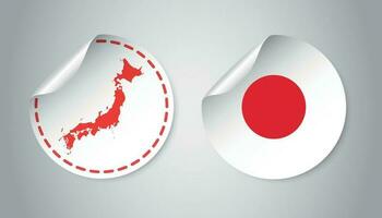 Japon autocollant avec drapeau et carte. étiqueter, rond étiquette avec pays. vecteur illustration sur gris Contexte.